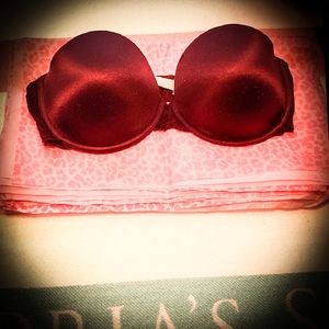 Victoria’s Secret Maroon strapless/Multi-way Bra